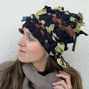 Połyskująca zimowa czapka ze złotymi dodatkami - unikat handmade