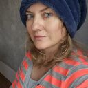 Czapka futrzana niebieska ociepła na podszewce, prezentuje się niezwykle oryginalnie nie dla szarej