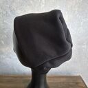 czapka wełniana filcowana zimowa czarna handmade w kwiaty na podszewce - rozmiar