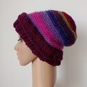 Długa czapka we fioletach na różne sposoby