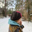 czapka wełniana filcowana zimowa czarna handmade w kwiaty na podszewce - rozmiar uniwersalny, weł