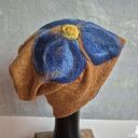 czapka wełniana filcowana zimowa miodowa handmade w kwiaty na podszewce - rozmiar uniwersalny, we