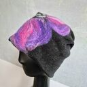 czapka wełniana filcowana zimowa czarna ostatnia, handmade w kwiaty na podszewce - rozmiar uniwers
