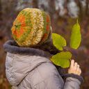 Czapka beret wełniana "Łąka z rumiankami"