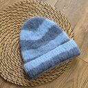 Czapka zimowa w paski z alpaki robiona na drutach