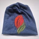 czapka wełniana filcowana zimowa niebieska handmade w kwiaty na podszewce, motyw