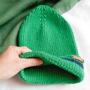 Zielona czapka beanie z wełny merino podwijana handmade