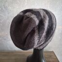 Ręcznie wykonana czapka rozmiar M szaro-czarna w paski z podszewką (55-56 cm)