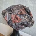 Ciepla futrzana odcienie szarosci bardzo miła na podszewce, czapka dla artystki