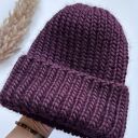 Wełniana czapka handmade z bardzo szerokim wywinięciem - kolor burgund