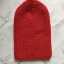 Czerwona czapka beanie z wełny merino ręcznie robiona