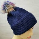 Gruba czapka zimowa z pomponem granatowa oversize (M/L 58-61 cm)