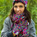 Czapka damska Merino 34% „Czarne kolorki” Smile z podszewką polarem i pomponem