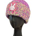 Dziecięca kolorowa czapka robiona na drutach