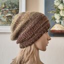 RĘCZNIE NA DRUTACH - Z oliwkową nutką - miła, lekka, twarzowa czapka