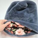 Czapka futrzana niebieska ociepła na podszewce, prezentuje się niezwykle oryginalnie nie dla szarej