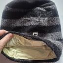 Ręcznie wykonana czapka rozmiar M szaro-czarna w paski z podszewką (55-56 cm)