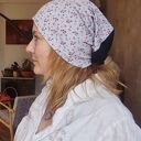 Czapka damska uniwersalna na podszewce wiosenna:Drżał jej podbródek z niewyjaśnionych pobudek boks