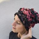 Czapka artystyczna Róża - ręcznie wytkana na krośnie