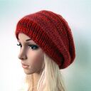 czapka w czerwieniach