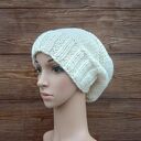 Kremowa czapa czapka