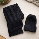Czarny zestaw czapka i szalik z 100% wełny - handmade