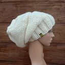 Kremowa czapa czapka