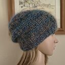 RĘCZNIE NA DRUTACH - Ciepła, puchata czapka z merino, jedwabiem i moherem