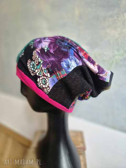 Czapka na podszewce kolorowa patchworkowa rękodzieło świetna na codzienne noszenie polecam rozmiar