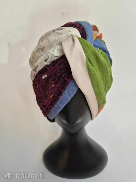 turban w uniwersalnym rozmiarze, niezwykle ciekawy, szyty z różnego rodzaju materiałów, doskonały n