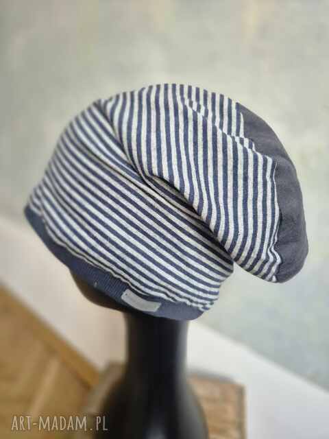 Czapka w paski smerfetka na podszewce, dobra na codzienne noszenie, uniwersalna, polecam polecam box
