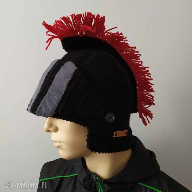 Męska czapka hełm rycerza na zimę ręcznie robiona
