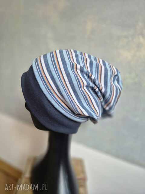 Czapka w paski smerfetka na podszewce, dobra na codzienne noszenie, uniwersalna, polecam polecam box