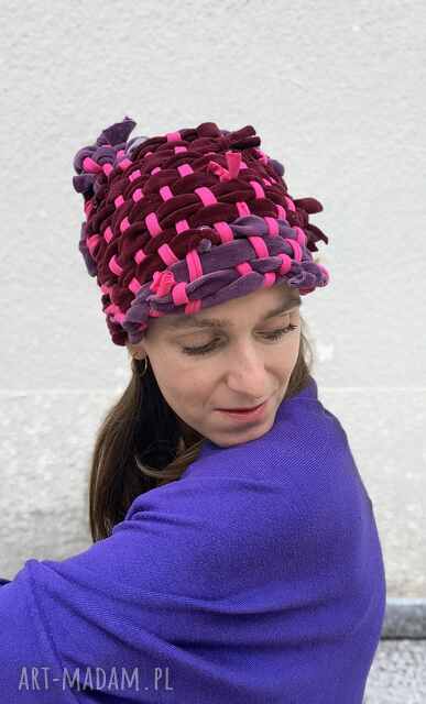 Unikatowa czapka Fuksja ręcznie wytkana na krośnie