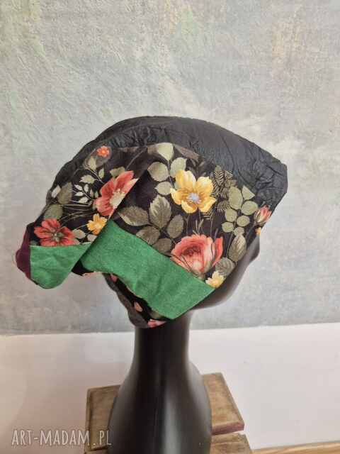 Czapka na podszewce kolorowa patchworkowa rękodzieło świetna na codzienne noszenie polecam rozmiar