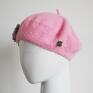 fascynatory efektowne czapki różowy beret róż