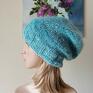 bezszwowa czapka na druta ręcznie na drutach - błękity ombre - ciepła, miła zimowa