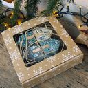 4 małe drewniane domki - zawieszki do świątecznej dekoracji