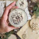 Zestaw 3 drewnianych plastrów świątecznych z decoupage na jutowym sznurku