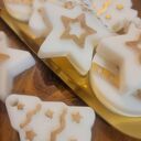 Zawieszki świąteczne handmade z wosku sojowego - białe, ręcznie malowane