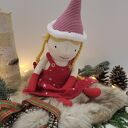 Świąteczna maskotka handmade - dekoracyjna laleczka w czerwieni