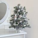 Dekoracja na Boże Narodzenie. Dziadek do orzechów. Stroik świąteczny. Choinka