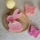 Zajączek wielkanocny z kokardą - świeca sojowa handmade