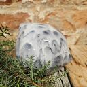 Ceramiczny ptaszek - ręcznie malowana dekoracja świąteczna w bieli i niebieskim