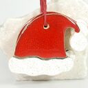 Ceramiczna czapka Mikołaja - ręcznie szkliwiona ozdoba na choinkę