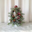 Choinka z szyszek z zabawnymi reniferami. Dekoracja na Boże Narodzenie LED