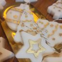 Zawieszki świąteczne handmade z wosku sojowego - białe, ręcznie malowane