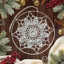 Szydełkowa śnieżynka ze złotymi cekinami - dekoracja okna o średnicy 20 cm