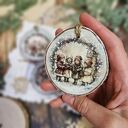 Zimowe plasterki - dekoracje choinkowe decoupage vintage na jutowym sznurku (zestaw 5 szt.)