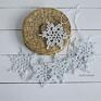 pomysł na upominek na delikatne, misternie wydziergane na szydełku śnieżynki - wykonane świąteczne dekoracja na choinkę